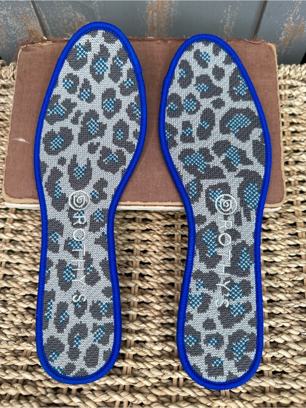 Rothy's The Flat Grey Spotted Retired Sz 8 - Picture 12 of 14